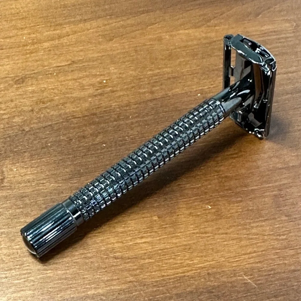 Double Edge Safety Razor Black Chrome/Gunmetal Knurled Handle‎ Modern DE Razor